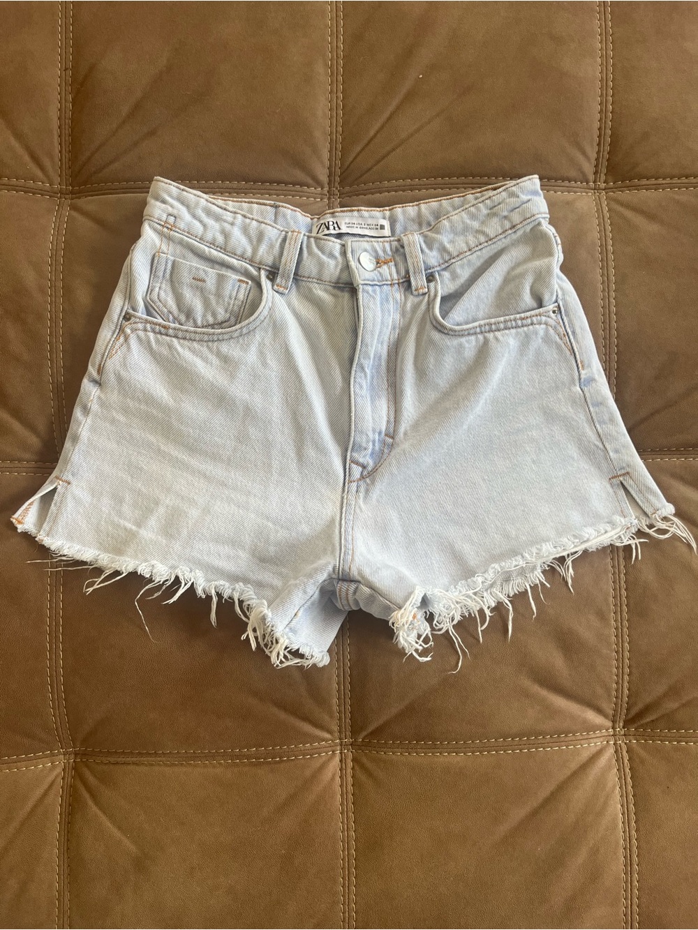 ZARA Light Wash Frayed Hem Denim Shorts - Picture 1 of 6